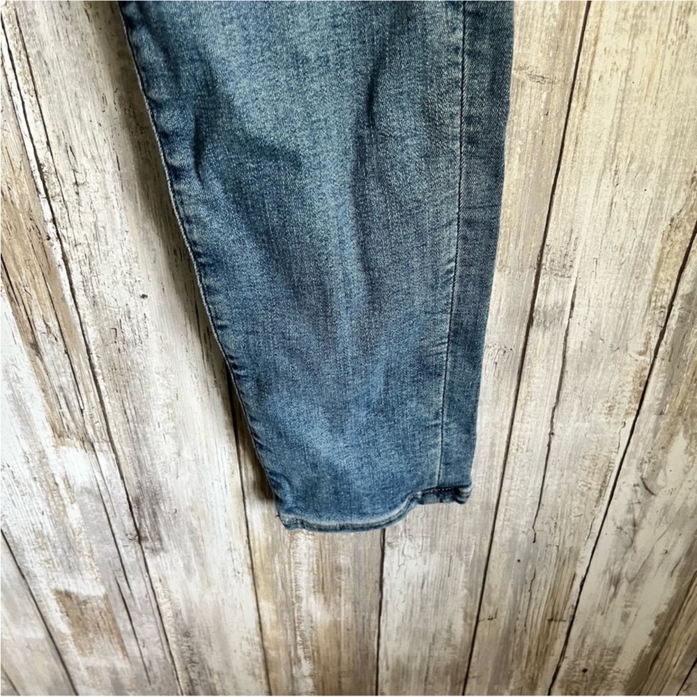 American Eagle Light Wash Long Jegging - Picture 2 of 8
